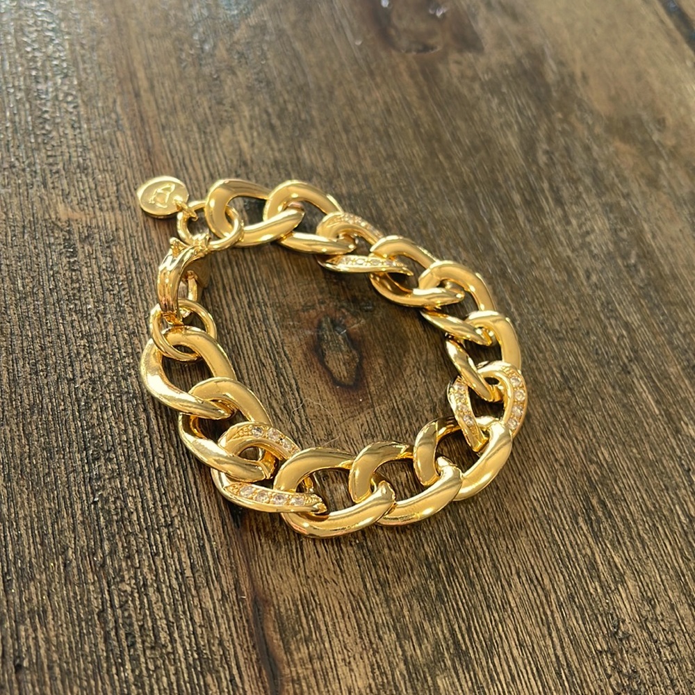Large link bracelet